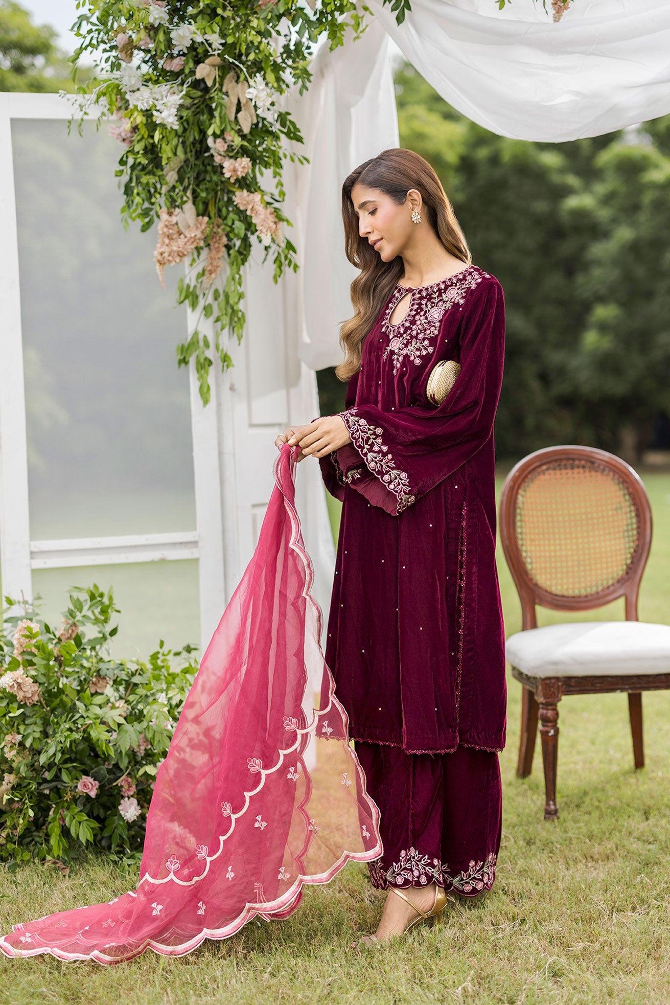FW25DD-2816 MAROON EMBROIDERED DUPATTA