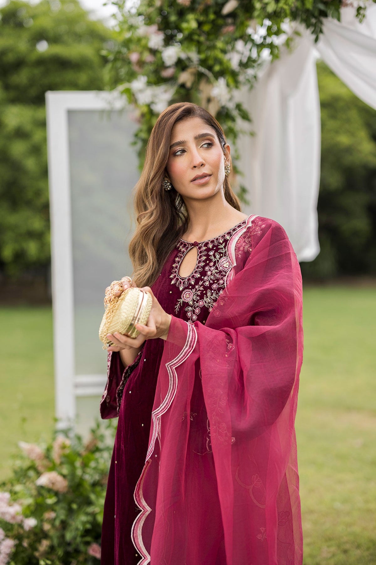 FW25DD-2816 MAROON EMBROIDERED DUPATTA