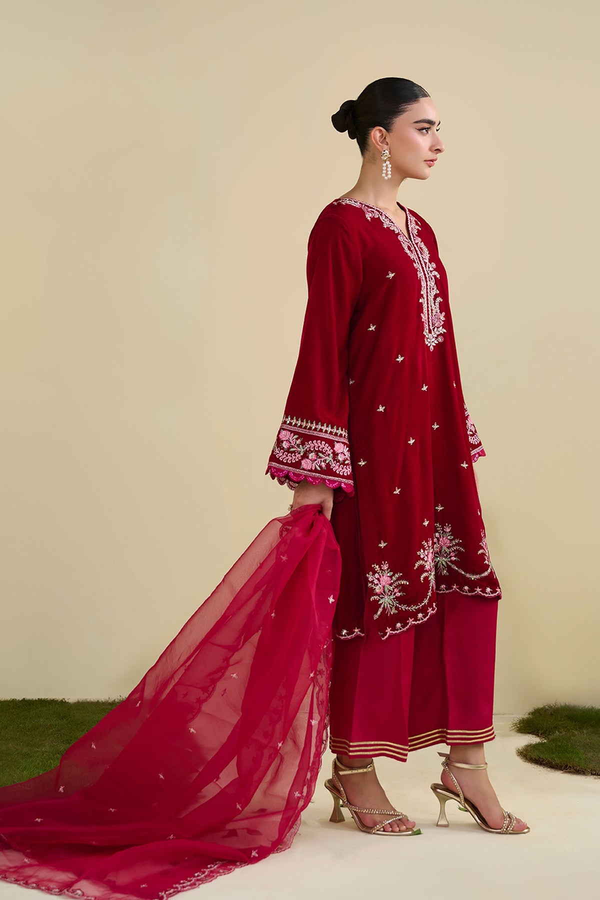 FW25DD-2820 MAROON EMBROIDERED DUPATTA