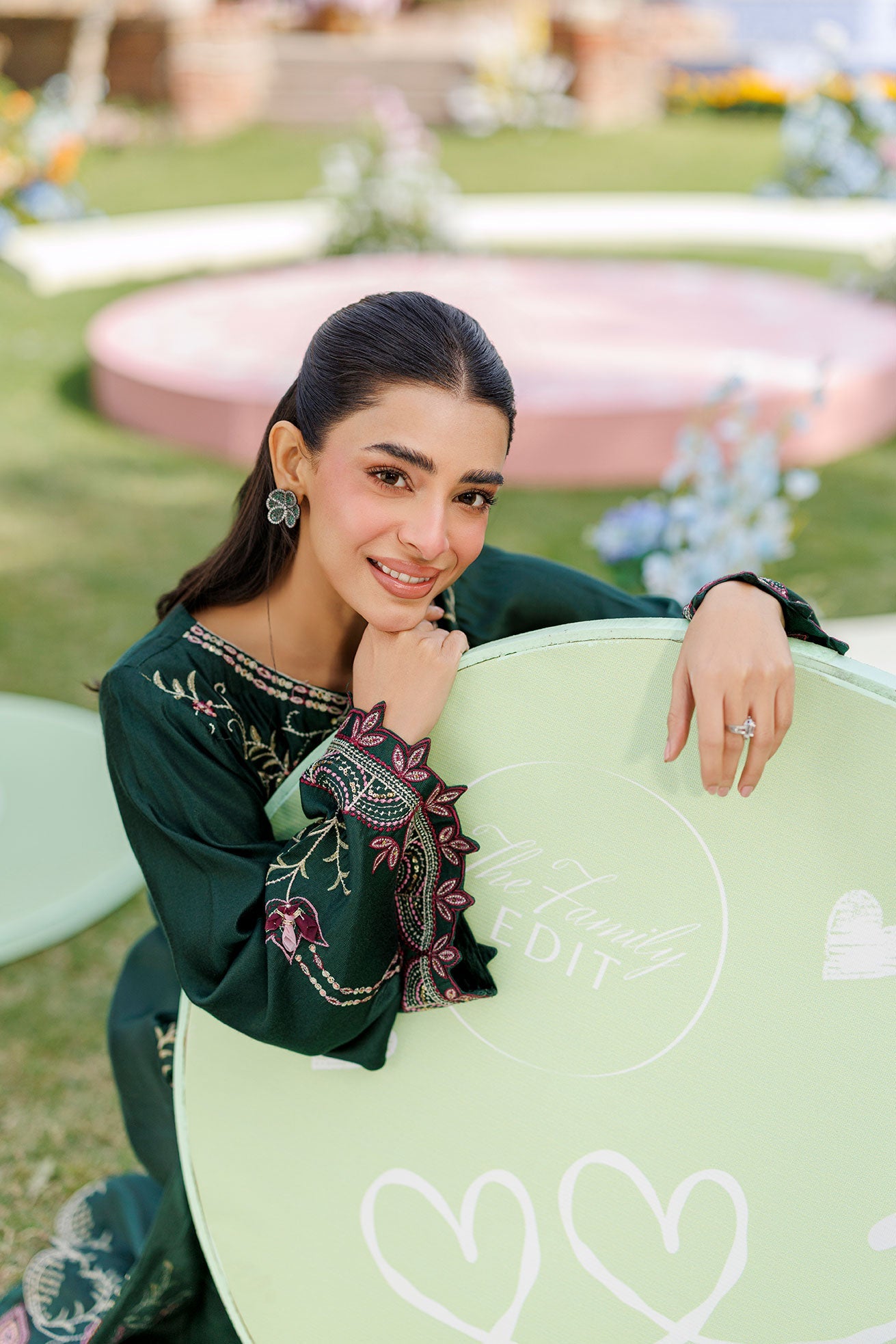 SS26DA-2902 BOTTLE GREEN 2PCS EMBROIDERED KURTA WITH TROUSER