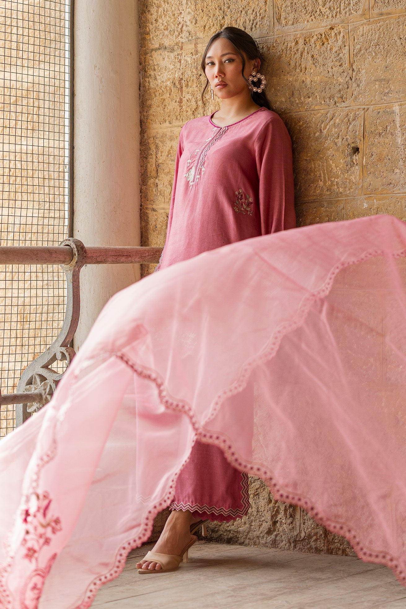 SS26DA-2926 PINK 2PCS EMBROIDERED KURTA WITH TROUSER