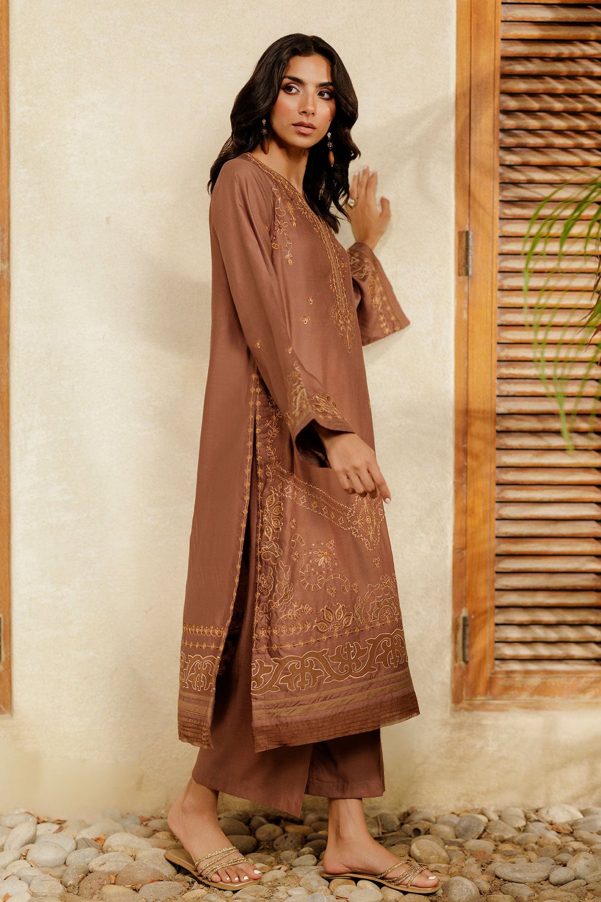 SS26DA-2947 BROWN 2PCS EMBROIDERED KURTA WITH TROUSER