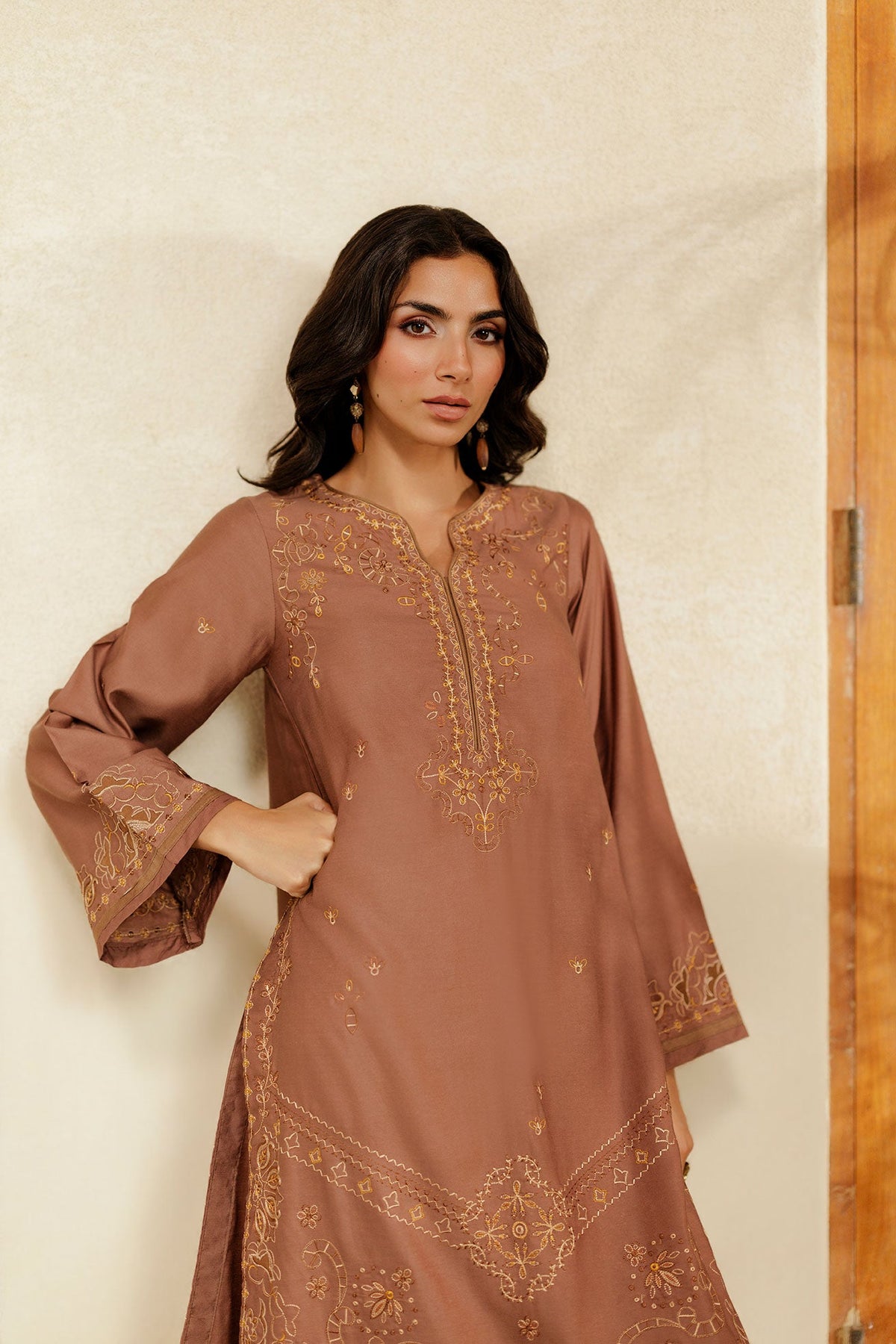 SS26DA-2947 BROWN 2PCS EMBROIDERED KURTA WITH TROUSER