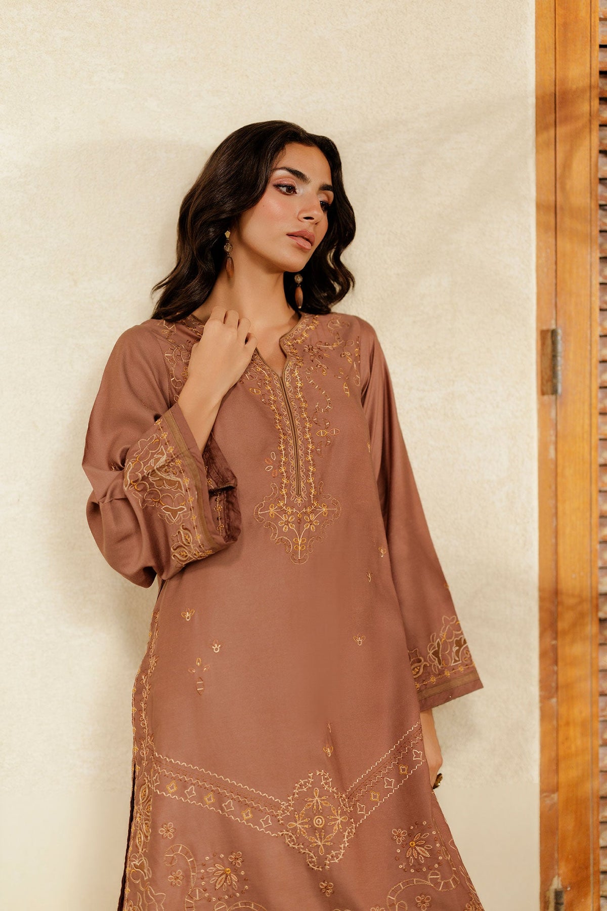 SS26DA-2947 BROWN 2PCS EMBROIDERED KURTA WITH TROUSER