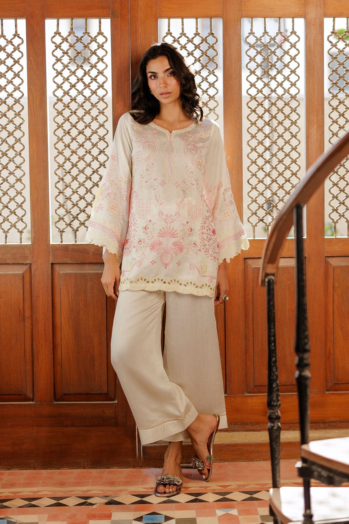 SS26DA-2950 OFF WHITE 2PCS EMBROIDERED KURTA WITH TROUSER