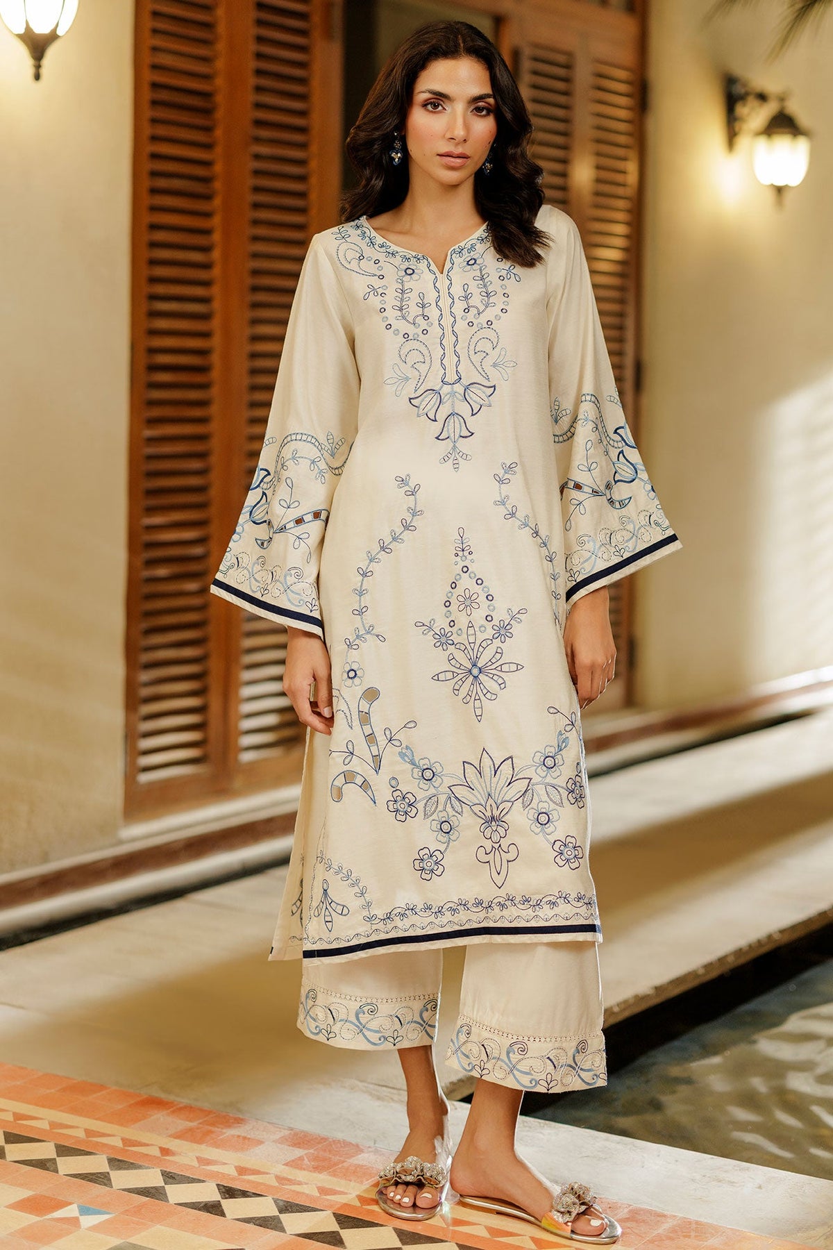 SS26DA-2961 OFF WHITE 2PCS EMBROIDERED KURTA WITH TROUSER