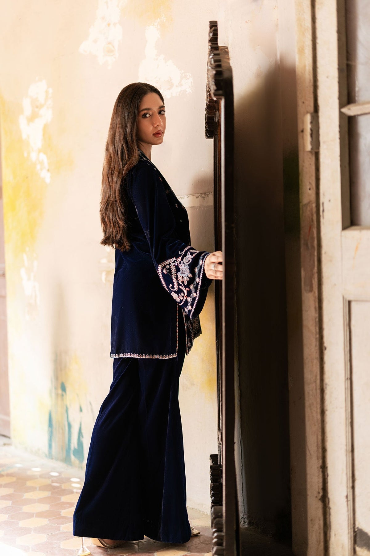 FW26DA-3009 NAVY BLUE 2PCS EMBROIDERED KURTA WITH TROUSER