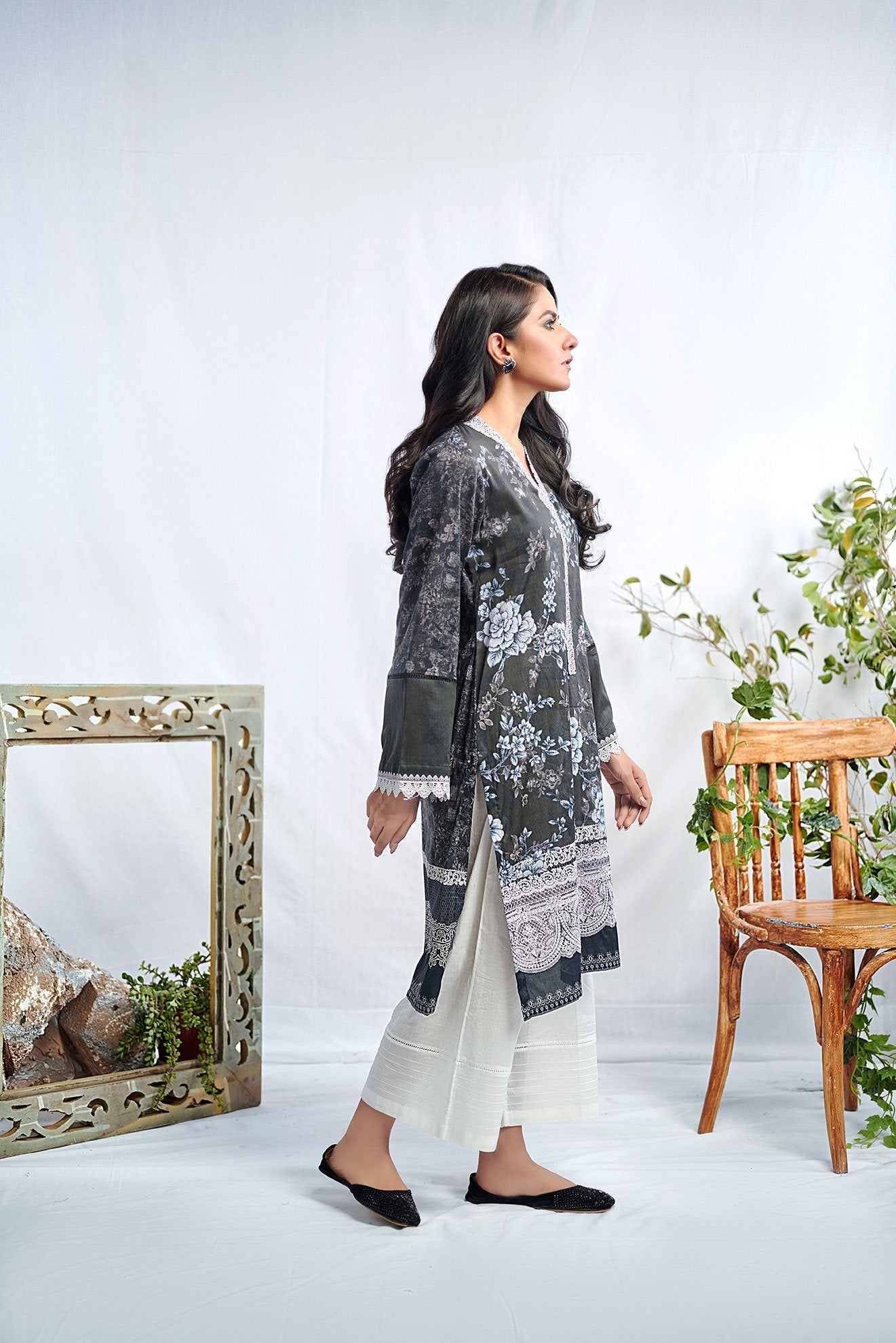 DC-0364 Black Embroidered Kurta