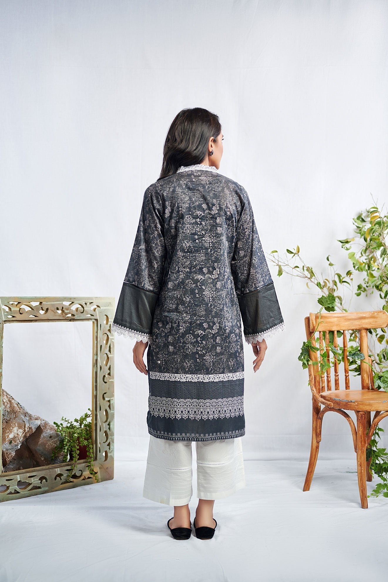 DC-0364 Black Embroidered Kurta