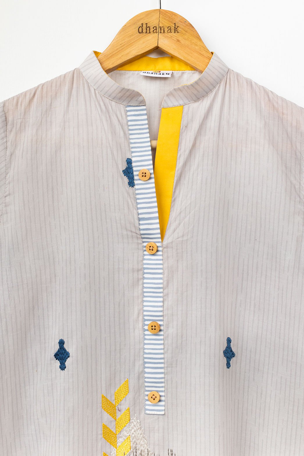 https://cdn.shopify.com/s/files/1/0587/3080/7460/products/DC-0374-3.jpg?v=1736415940