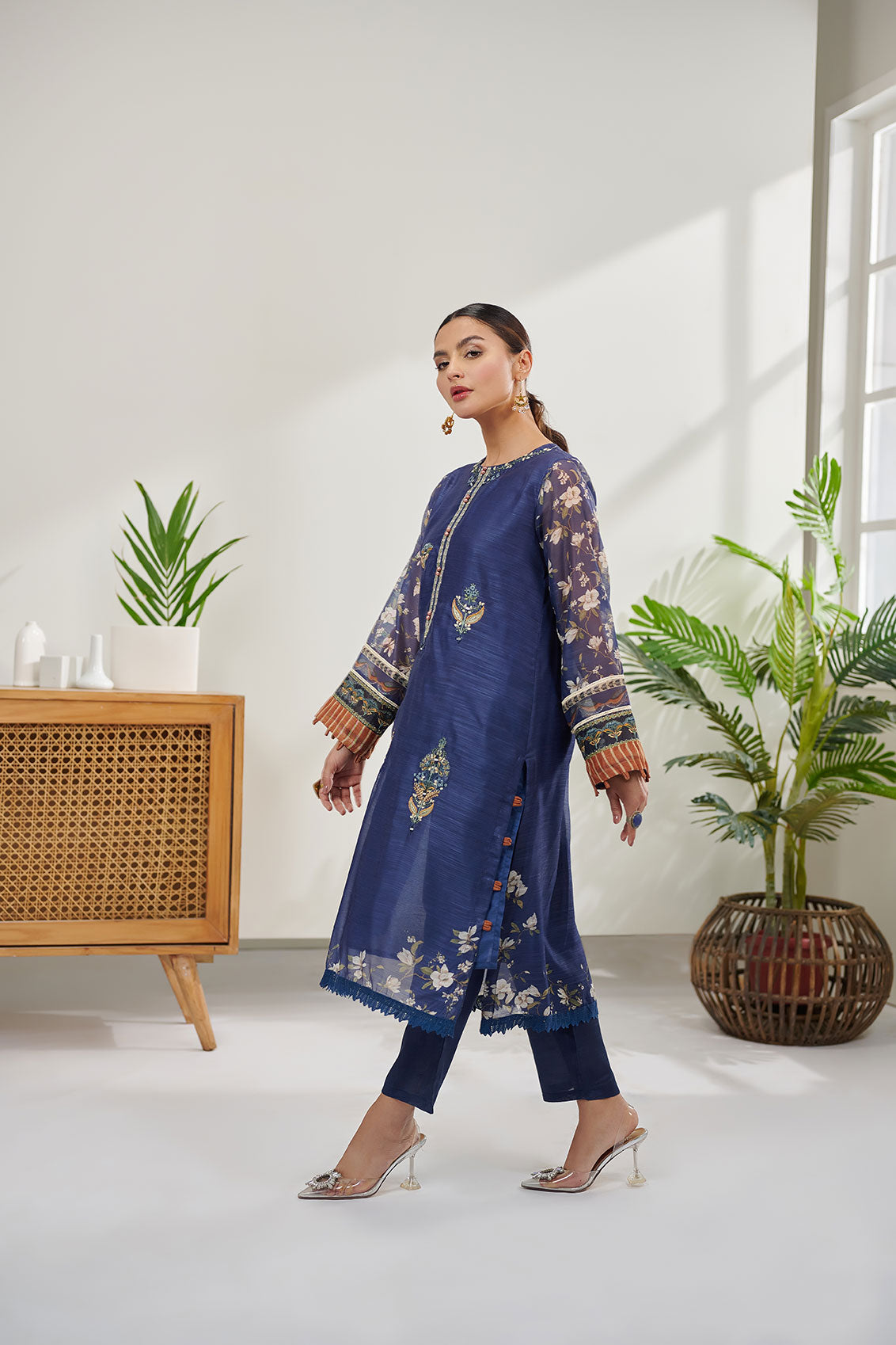 https://cdn.shopify.com/s/files/1/0587/3080/7460/products/DC-0383new_3.jpg?v=1736415568
