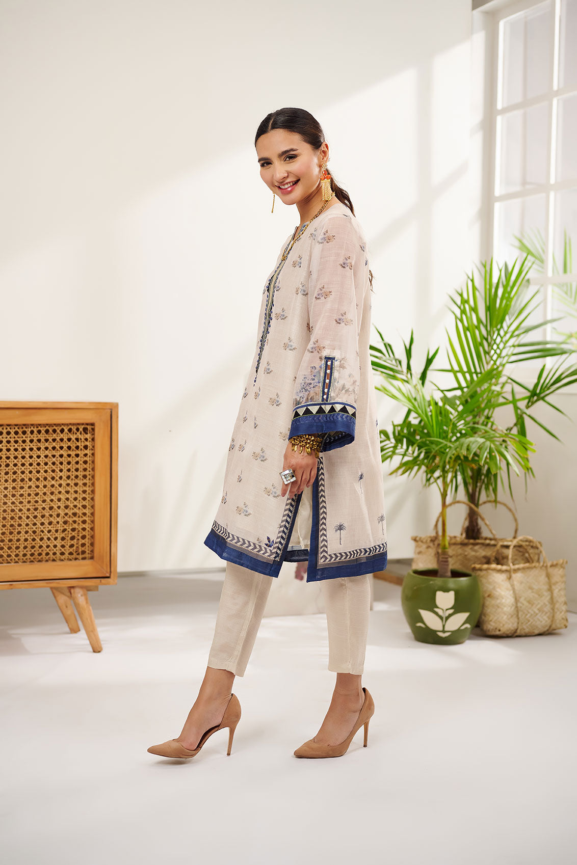 https://cdn.shopify.com/s/files/1/0587/3080/7460/products/DC-0387new_2.jpg?v=1736415562