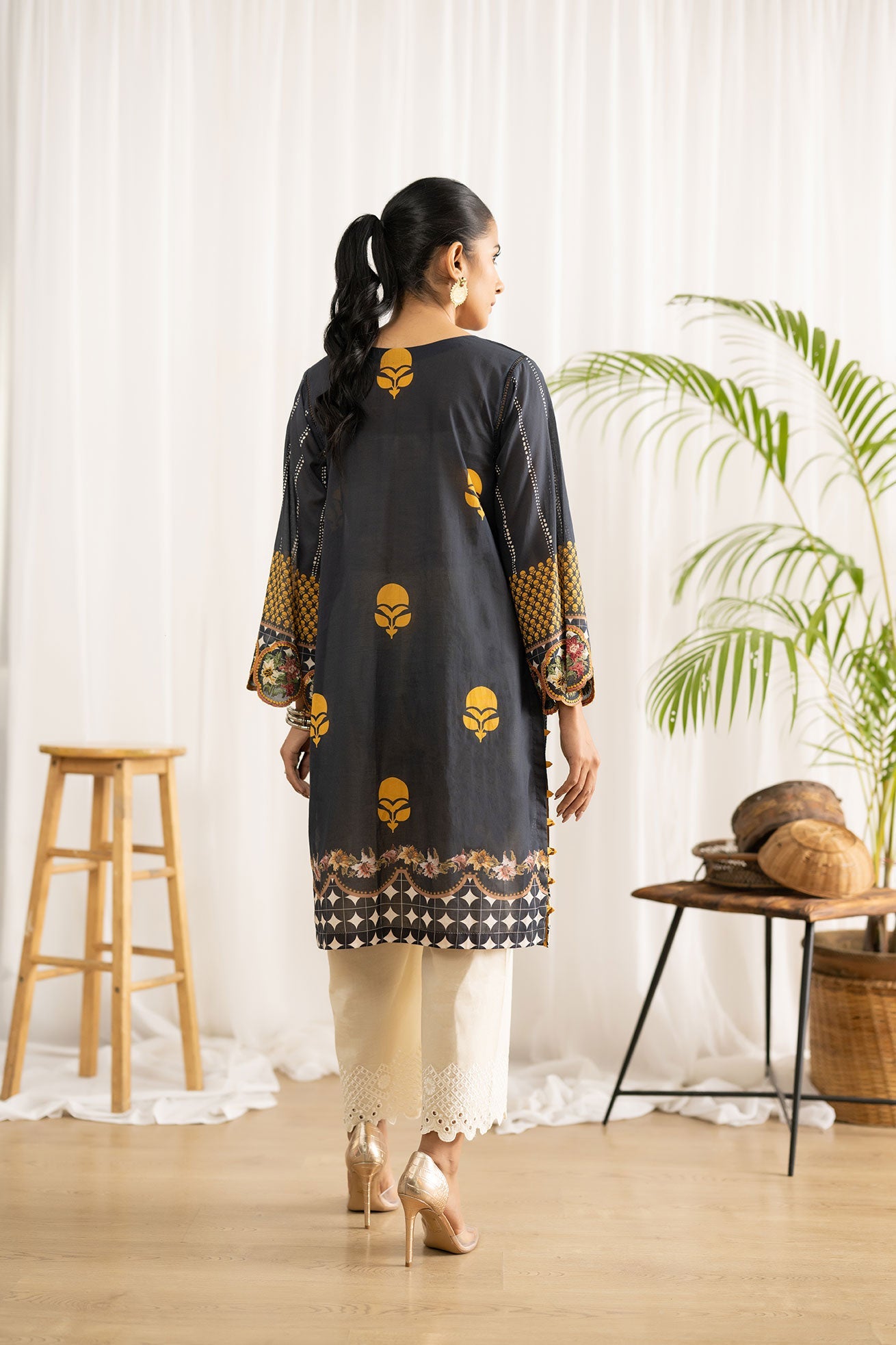 https://cdn.shopify.com/s/files/1/0587/3080/7460/products/DC-0416_4.jpg?v=1736415336