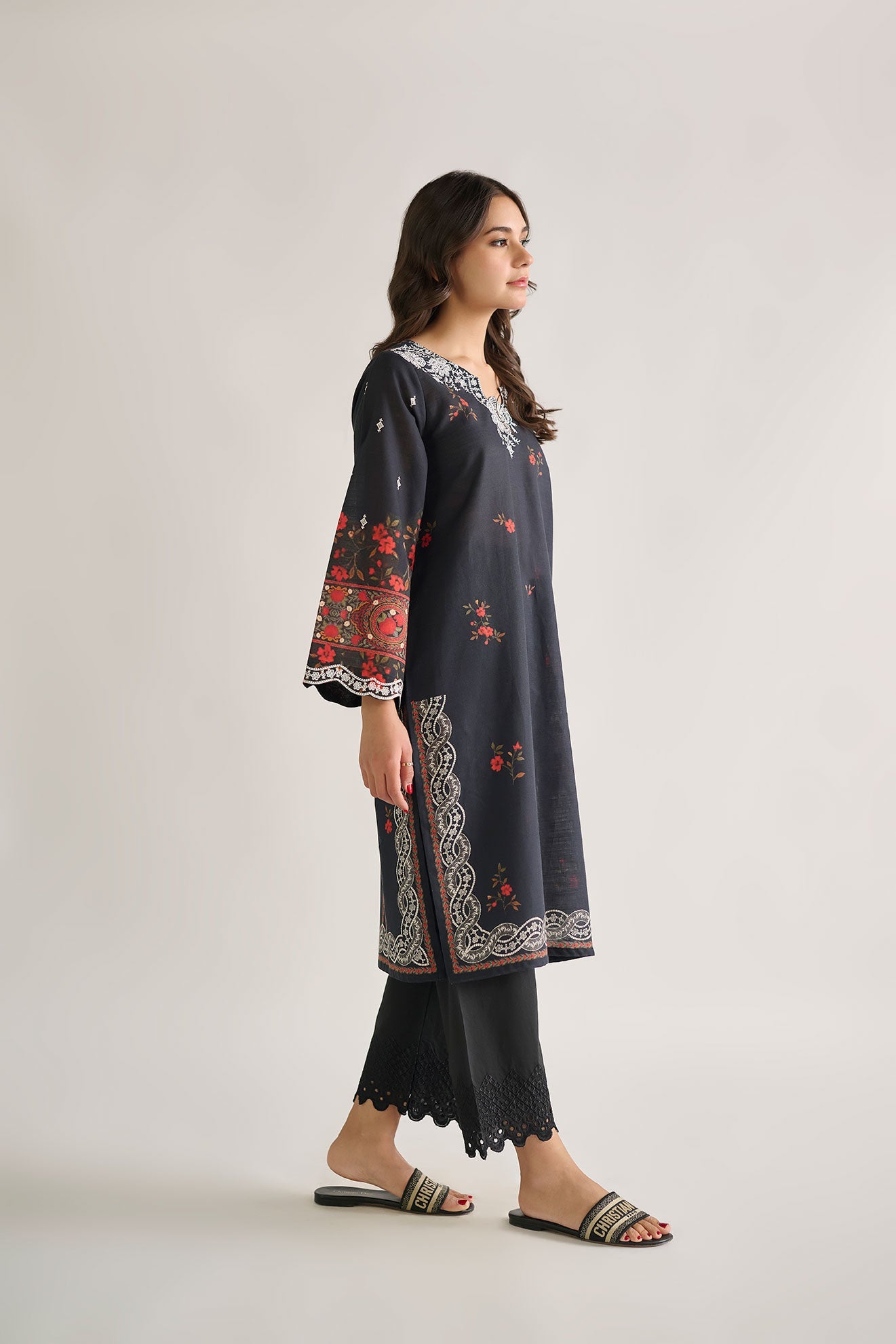 https://cdn.shopify.com/s/files/1/0587/3080/7460/products/DC-0458_3.jpg?v=1736415199