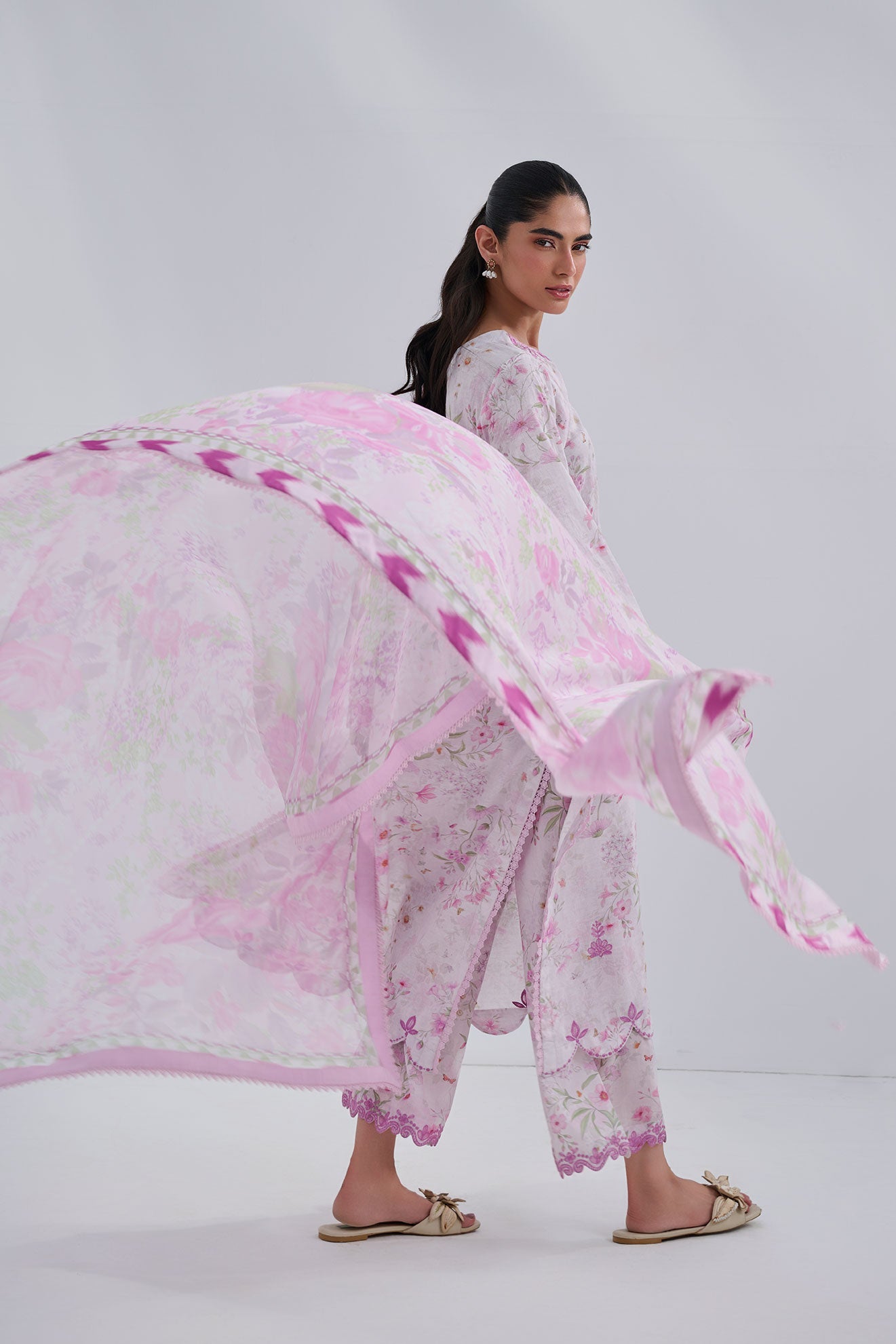 SS25DC-2557 PINK COTTON JACQUARD 2PCS EMBROIDERED KURTA WITH TROUSER