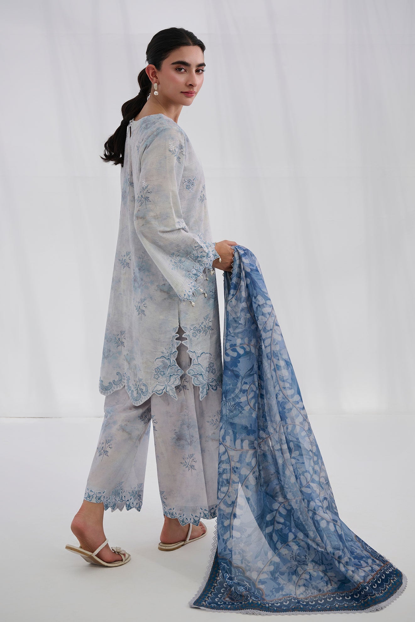 SS25DD-2562 GREY PRINTED DUPATTA