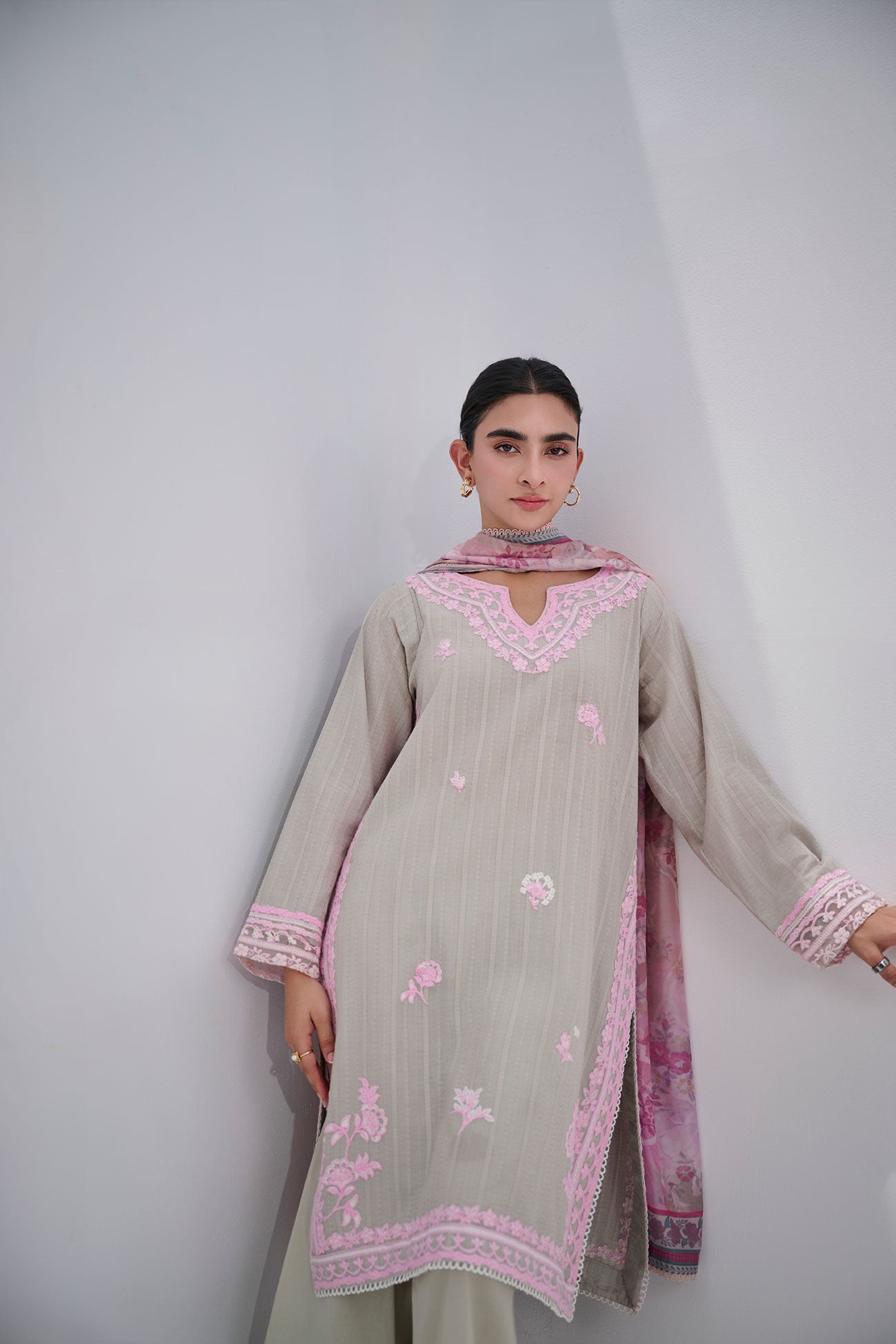 SS25DC-2563 GREY COTTON JACQUARD 2PCS EMBROIDERED KURTA WITH TROUSER