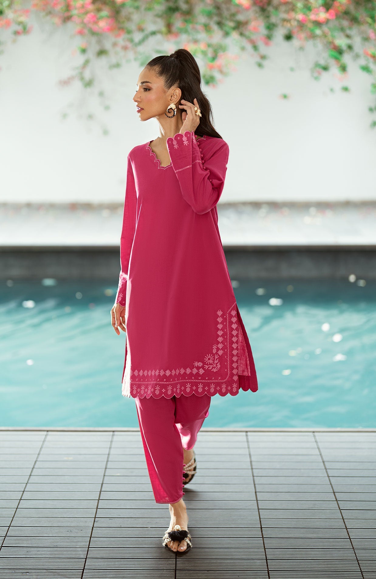 SS25DC-2572 DARK PINK 2PCS EMBROIDERED KURTA WITH TROUSER