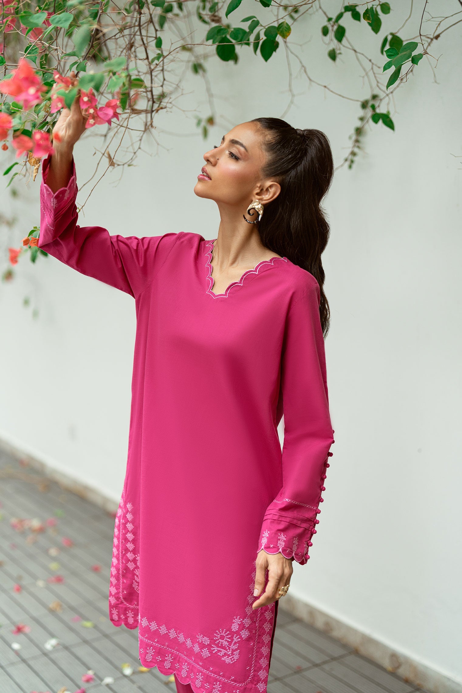 SS25DC-2572 DARK PINK 2PCS EMBROIDERED KURTA WITH TROUSER