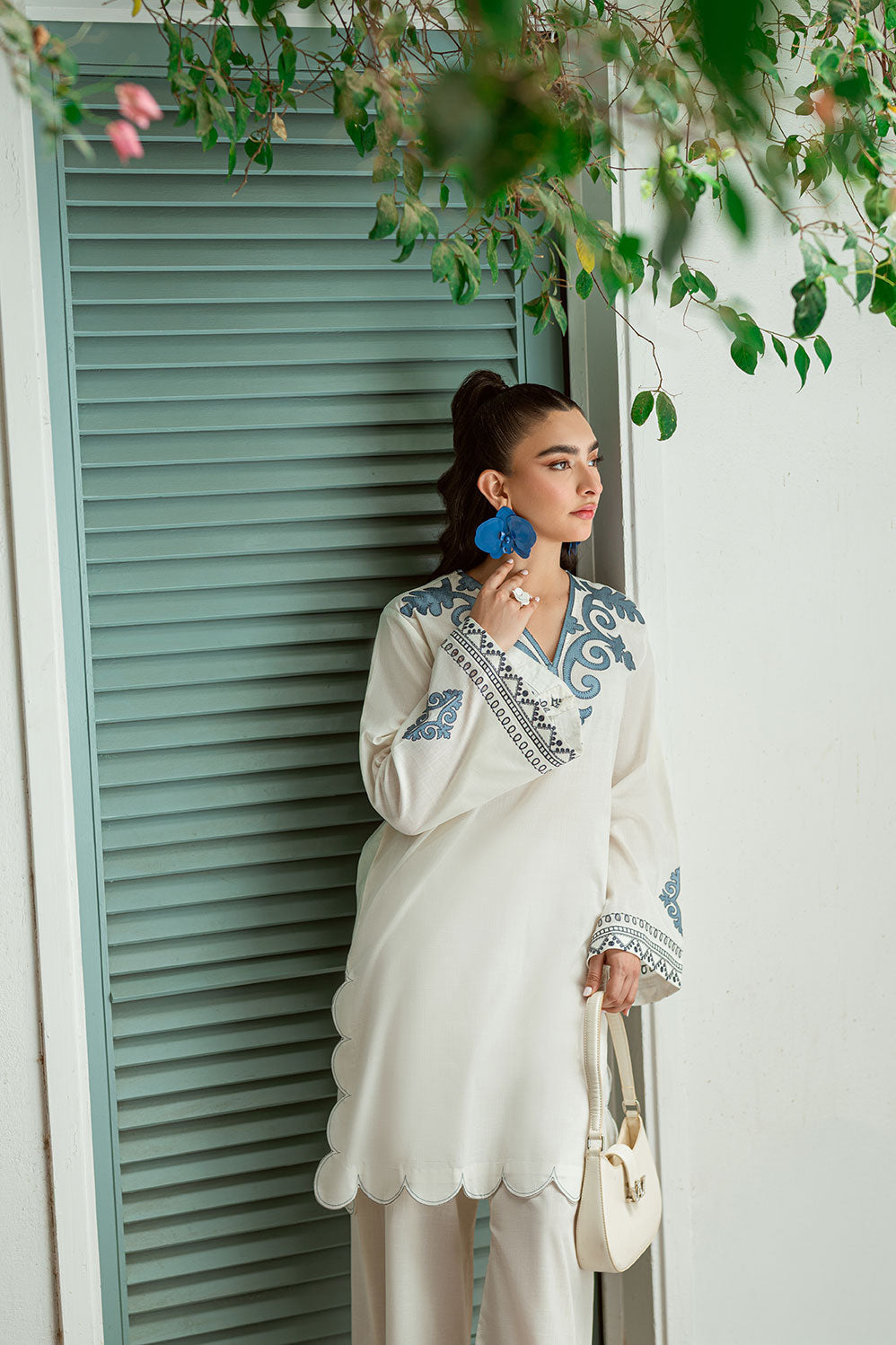 SS25DC-2574 WHITE 2PCS EMBROIDERED KURTA WITH TROUSER