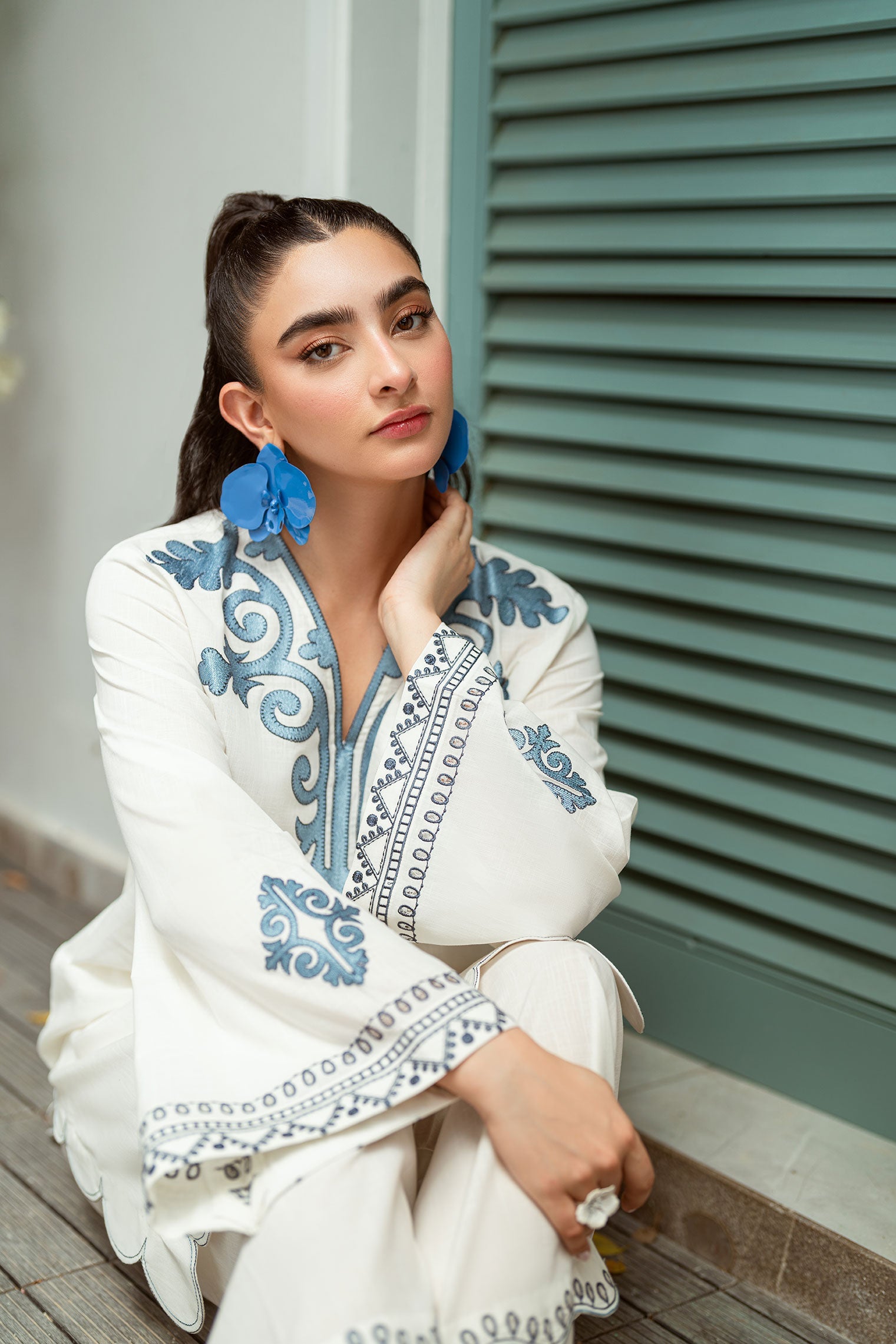 SS25DC-2574 WHITE 2PCS EMBROIDERED KURTA WITH TROUSER