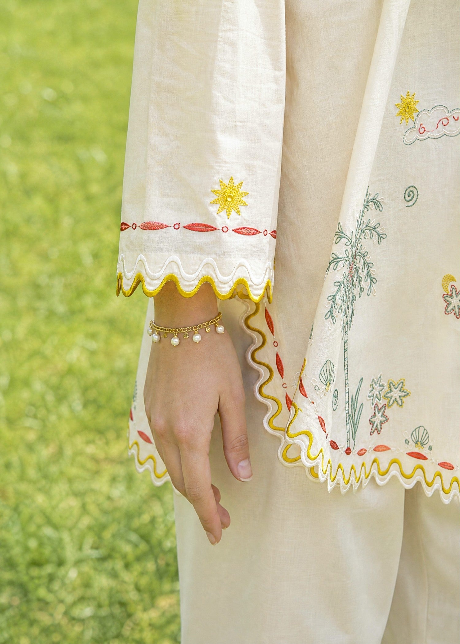 SS26DC-2622 CREAM 2PCS EMBROIDERED KURTA WITH TROUSER