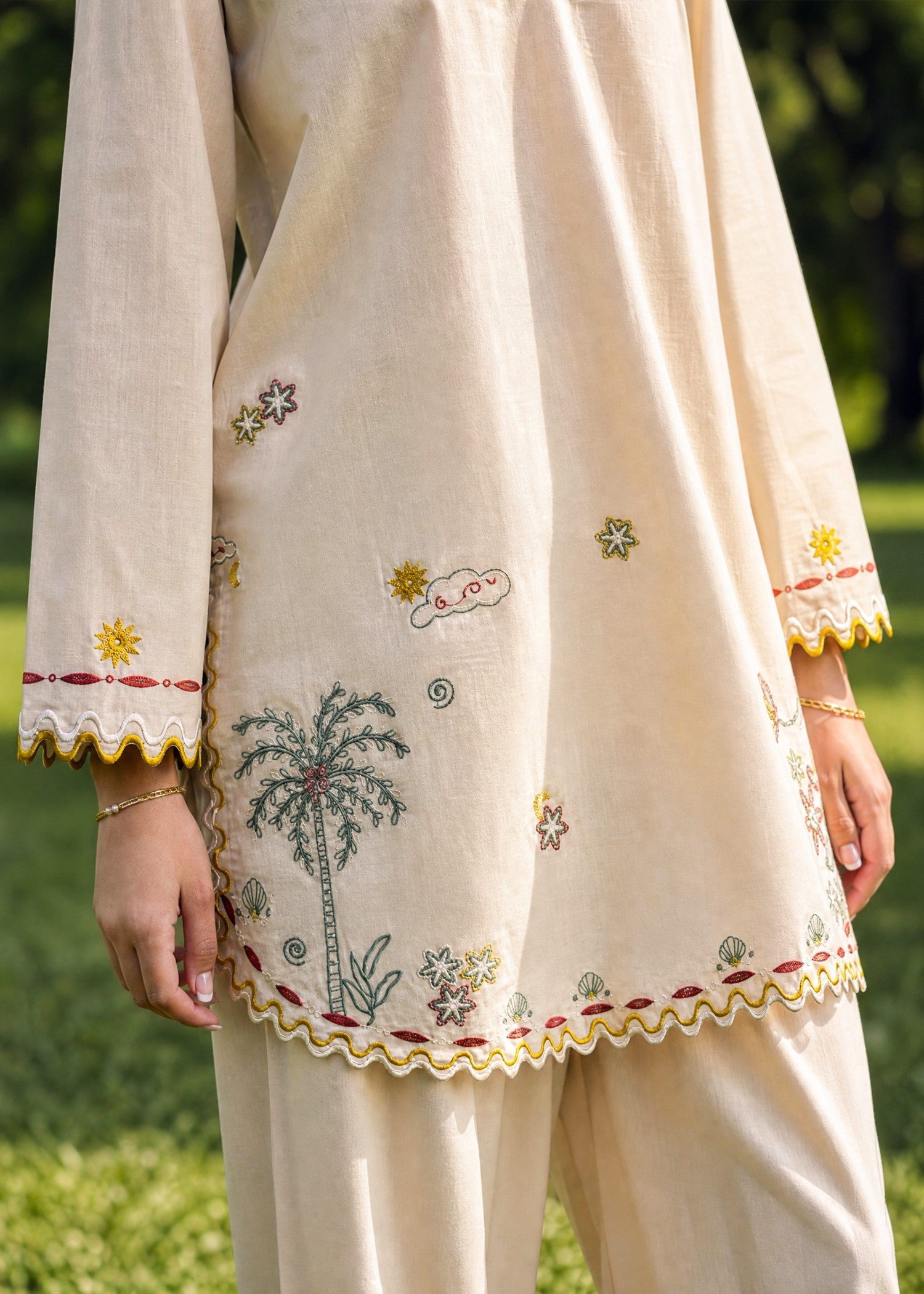 SS26DC-2622 CREAM 2PCS EMBROIDERED KURTA WITH TROUSER