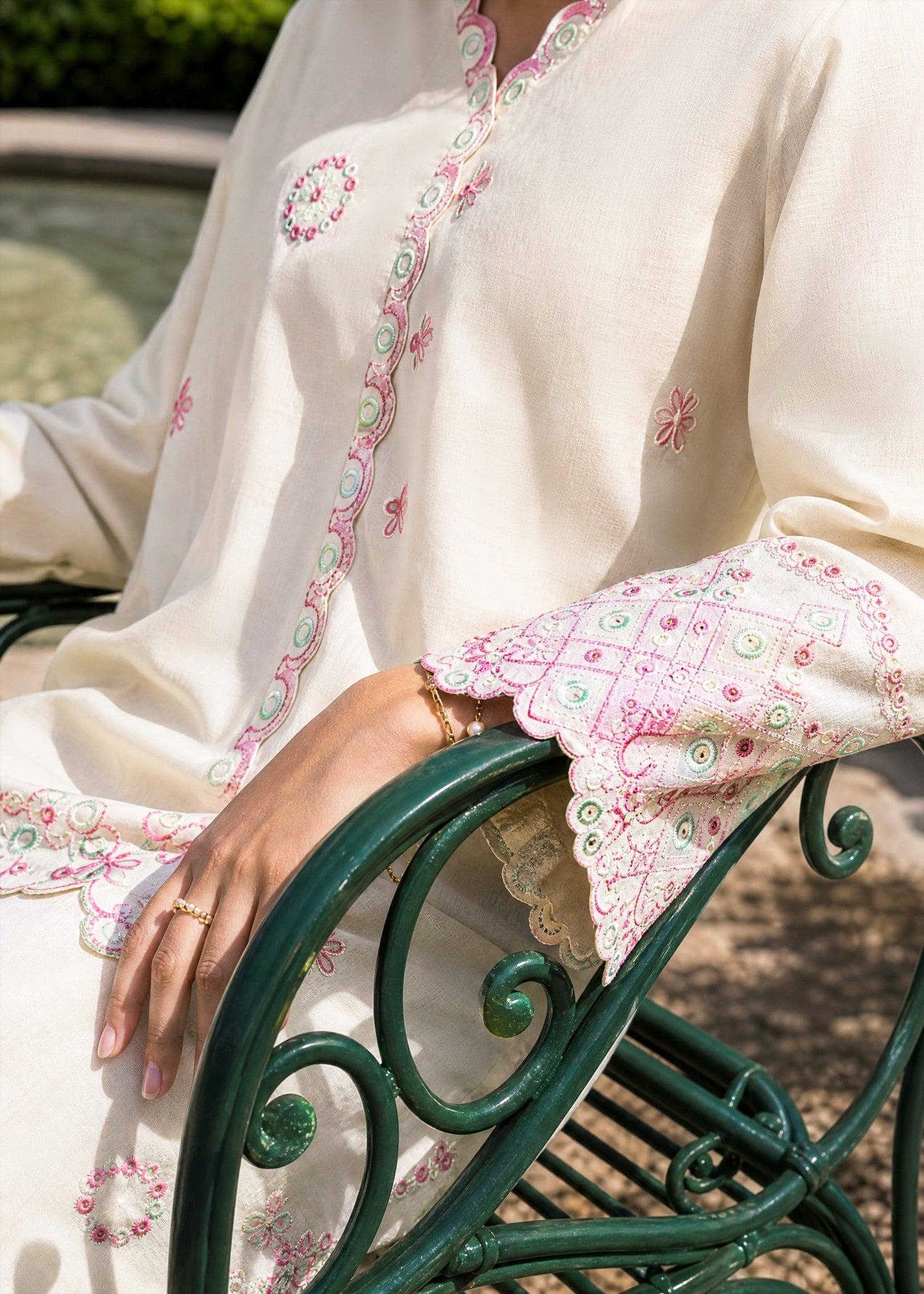 SS26DC-2625 OFF WHITE 2PCS EMBROIDERED KURTA WITH TROUSER