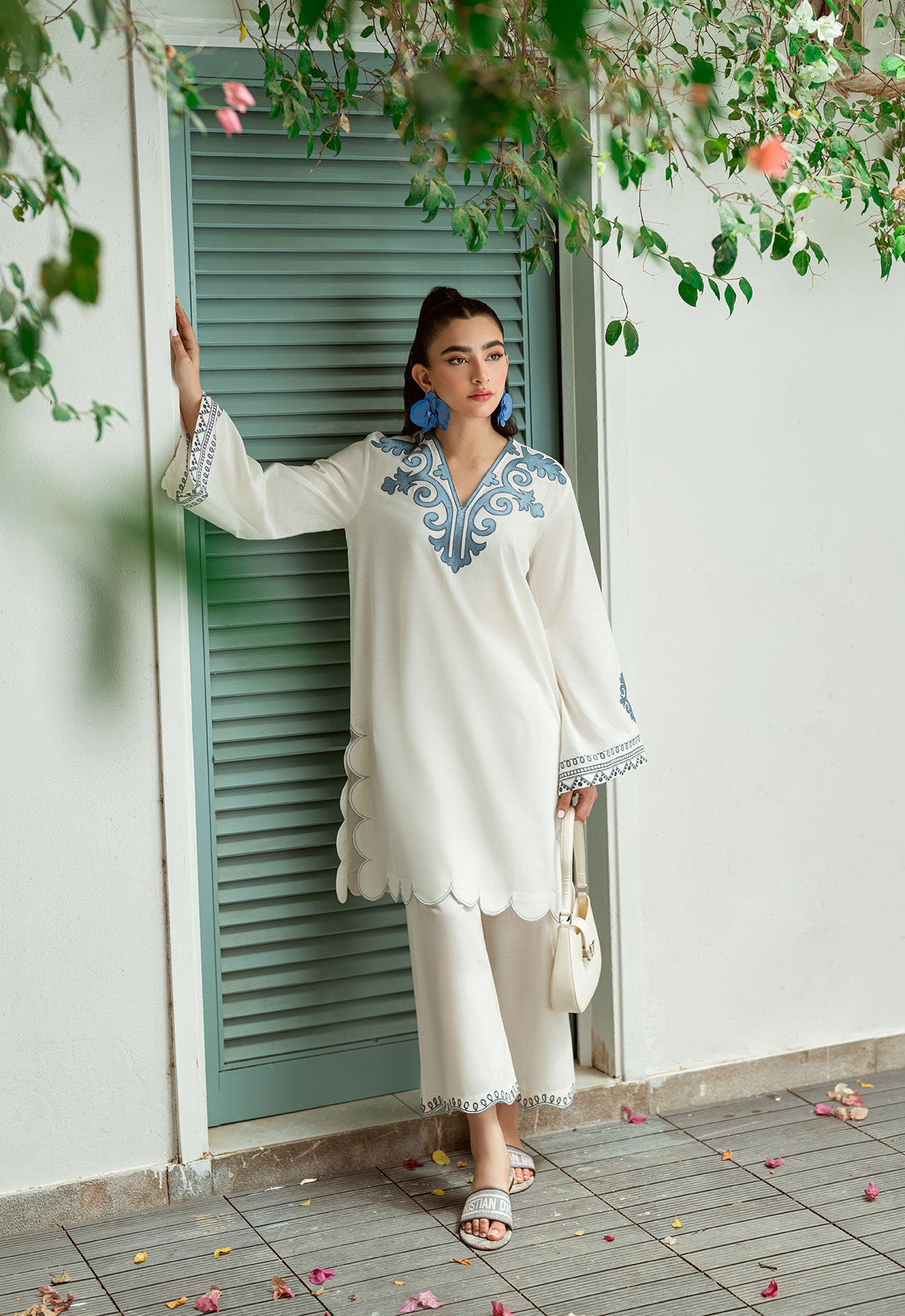SS25DC-2574 WHITE 2PCS EMBROIDERED KURTA WITH TROUSER