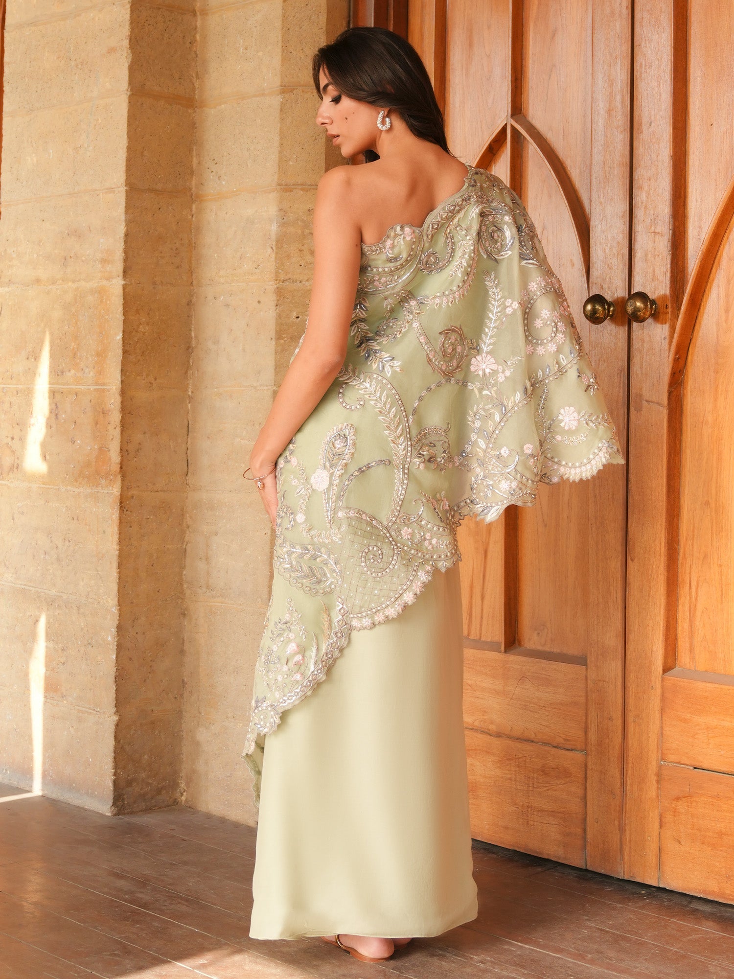 OFF SHOULDER