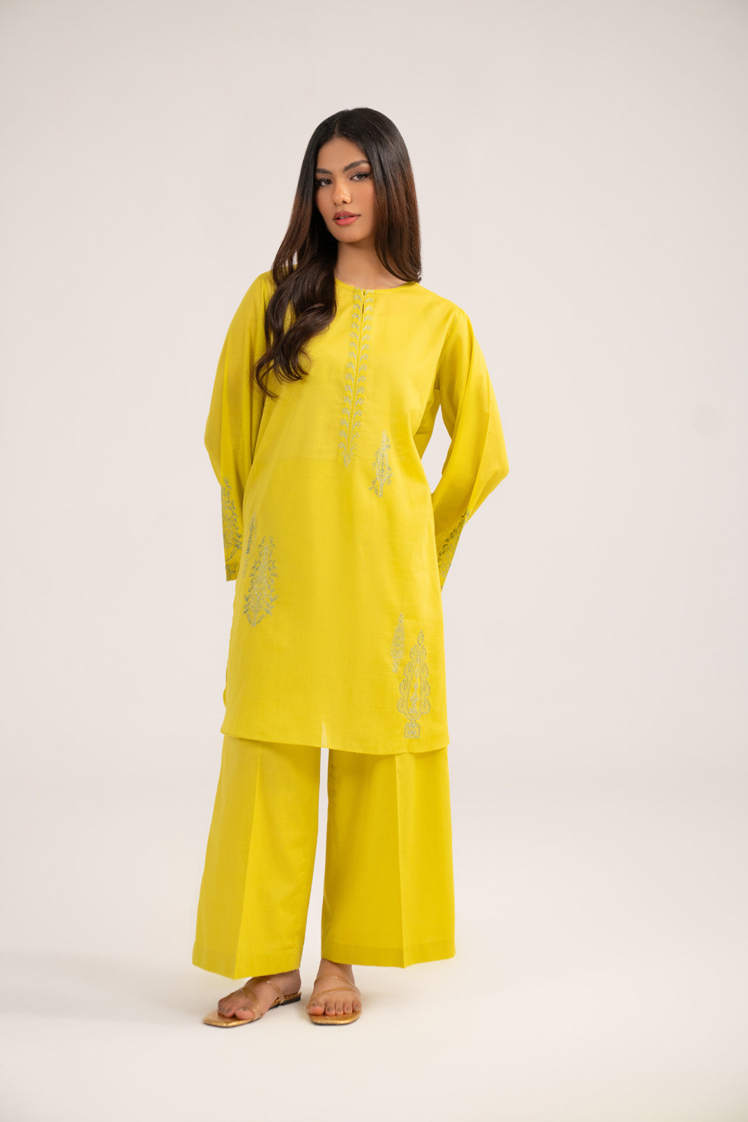 2 Piece Lawn Embroidered Suit (CP0372)