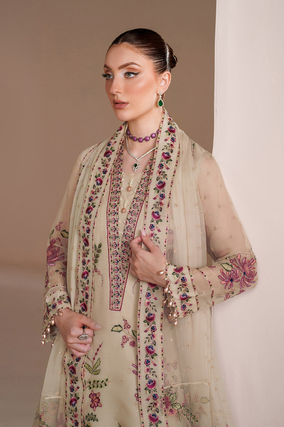 Alizeh – Victoria Style