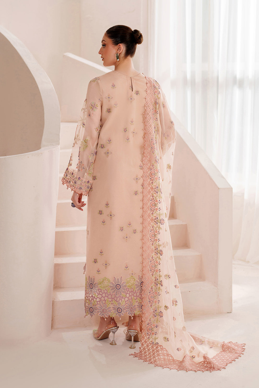 Alizeh – Diana Style