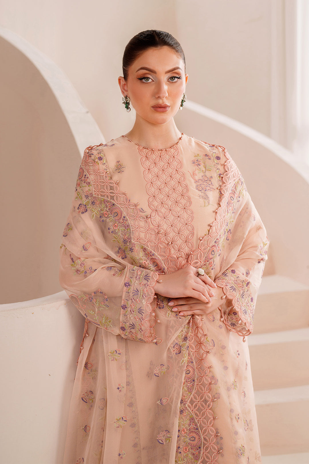 Alizeh – Diana Style