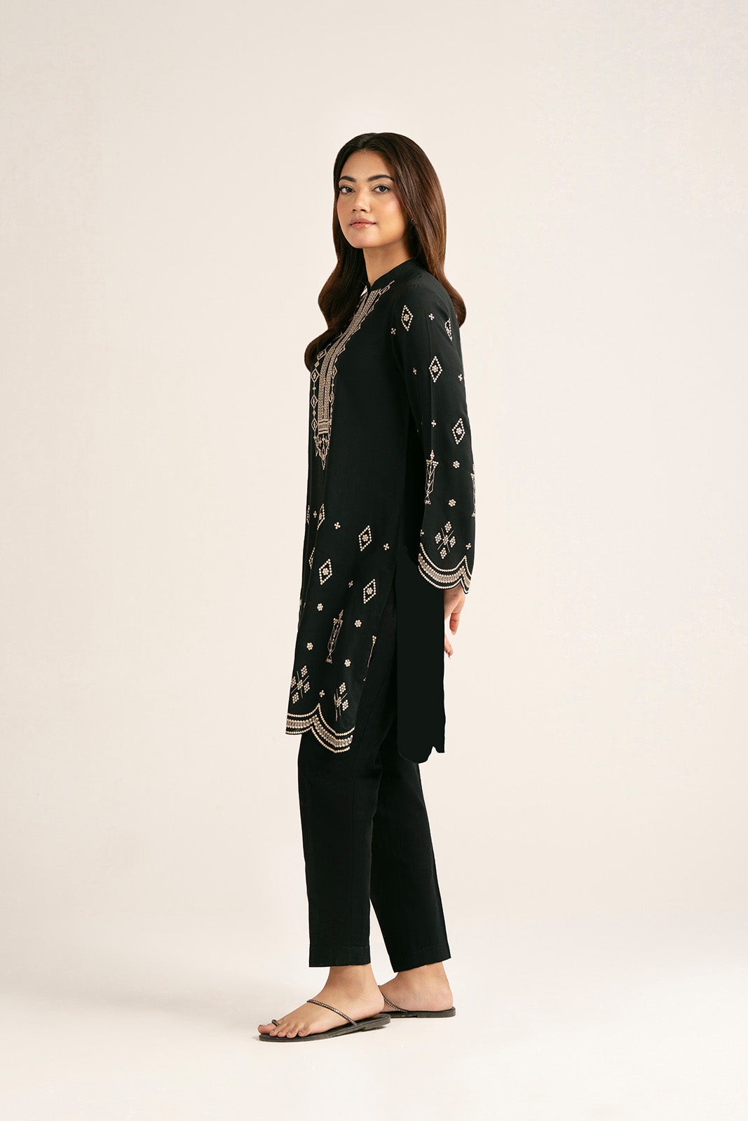 1 Piece Arabic Lawn Embroidered Suit (CF0196)