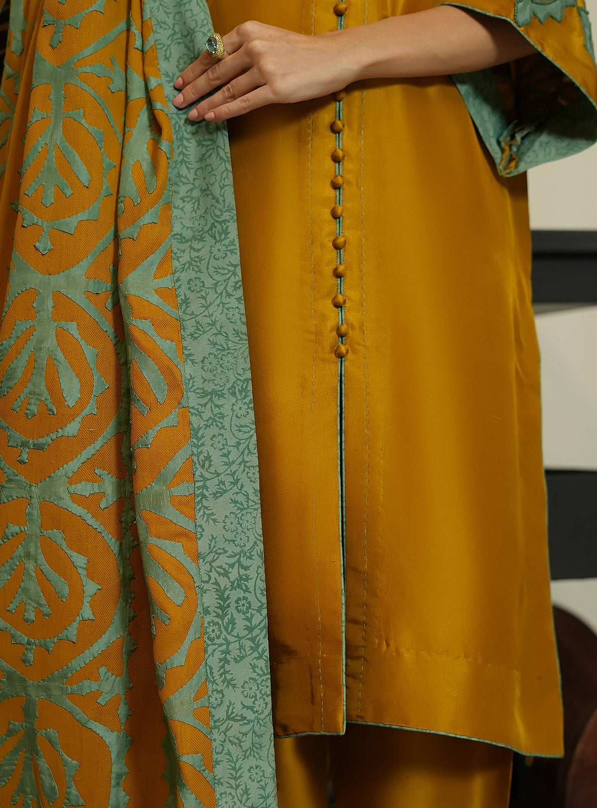 Roshni - Shawl