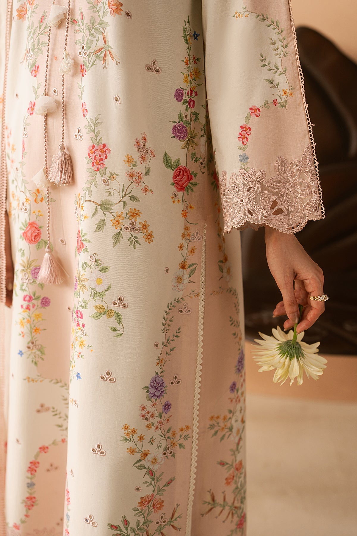 https://cdn.shopify.com/s/files/1/0052/2030/2897/files/DSC02903.jpg?v=1781247367