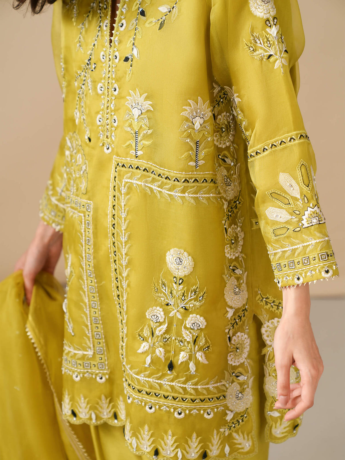 Alisha, Skinny Shalwar & Dupatta