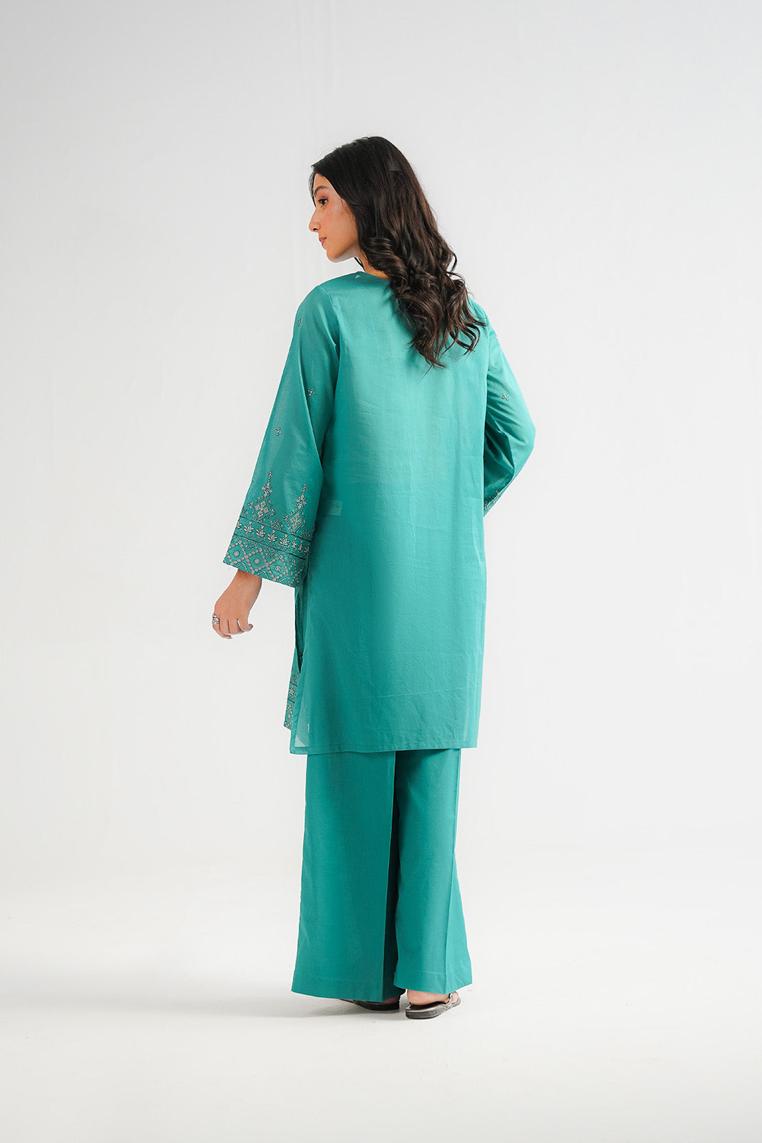 2 Piece Lawn Embroidered Suit (CP0506)