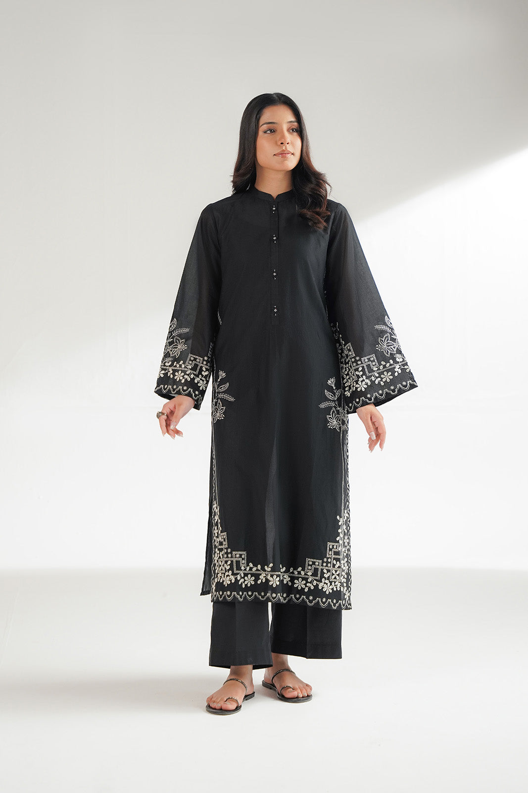 2 Piece Lawn Embroidered Suit (CS0548)
