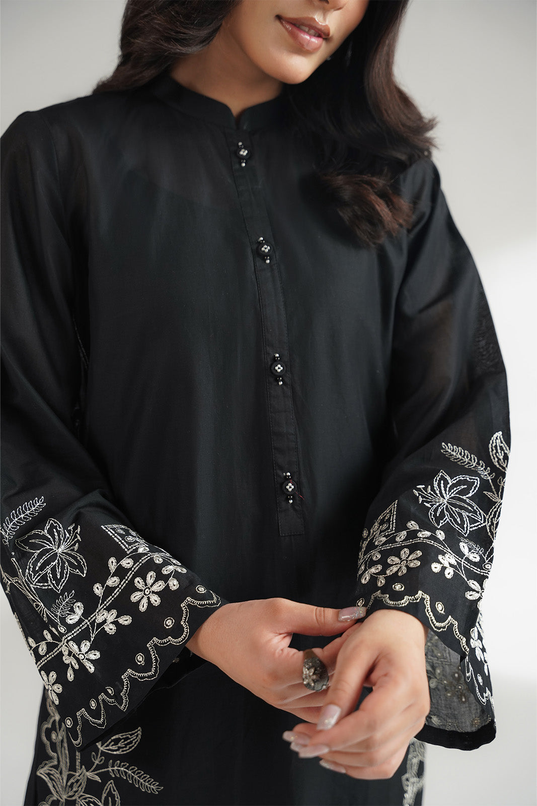 2 Piece Lawn Embroidered Suit (CS0548)