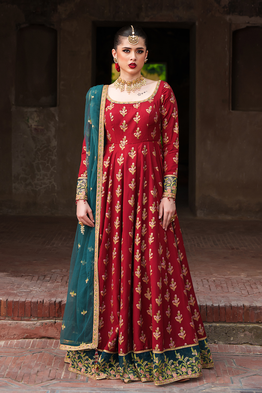 Saad Shaikh – Scarlet Style