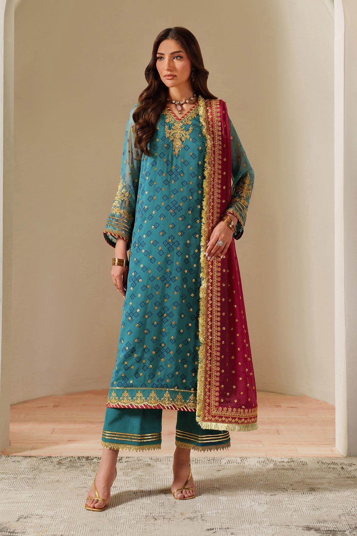 Alizeh – Elaira Style