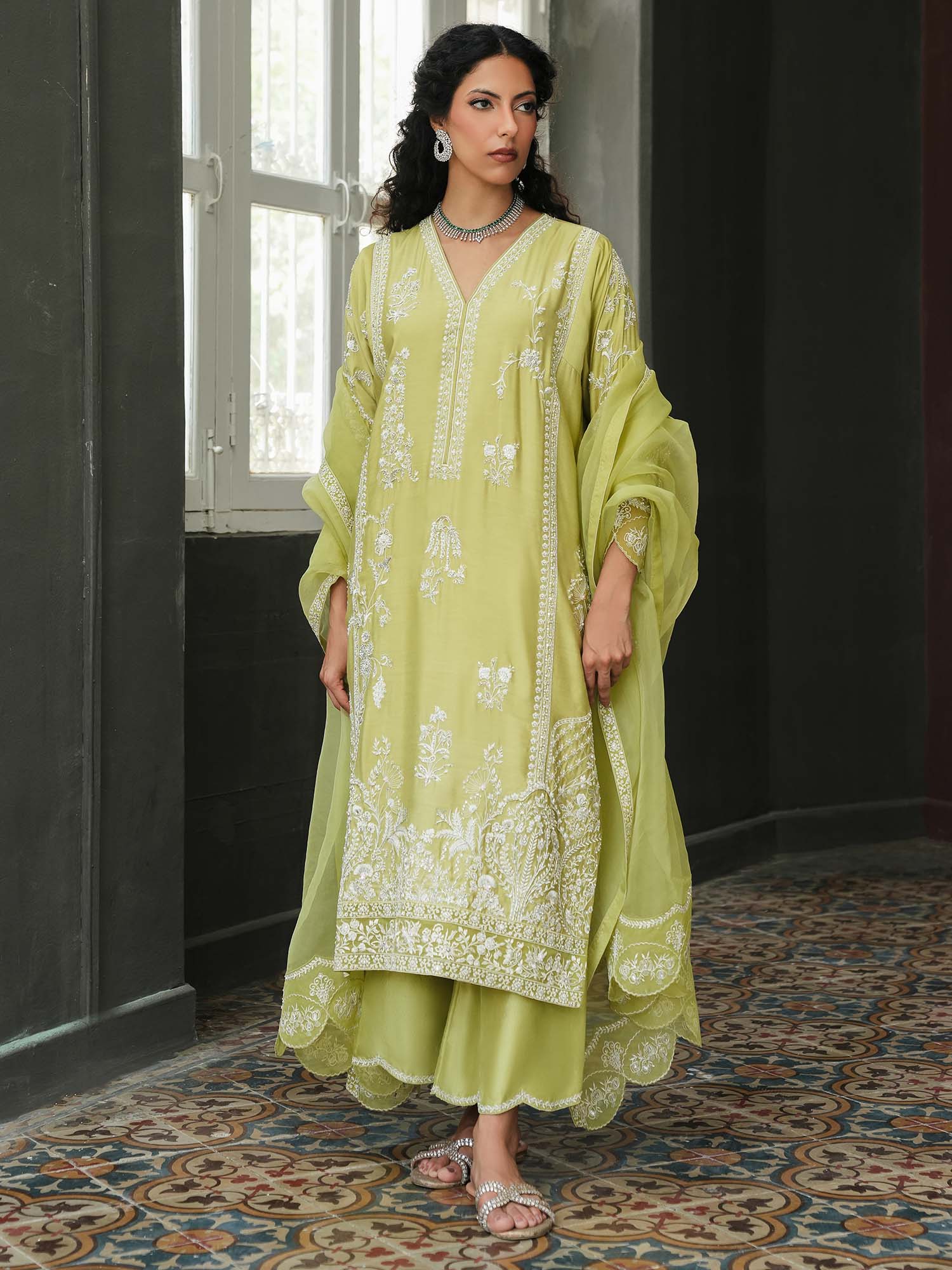 RAYA, IZAAR & DUPATTAraya-izaar-dupatta-1