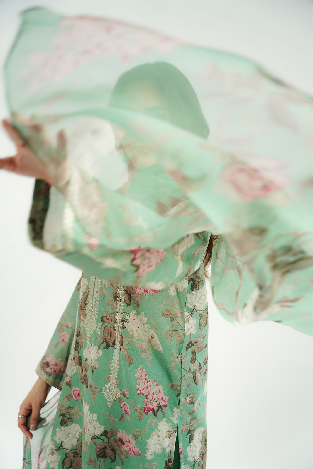 3 Piece Printed Lawn Embroidered Suit (CP0519)