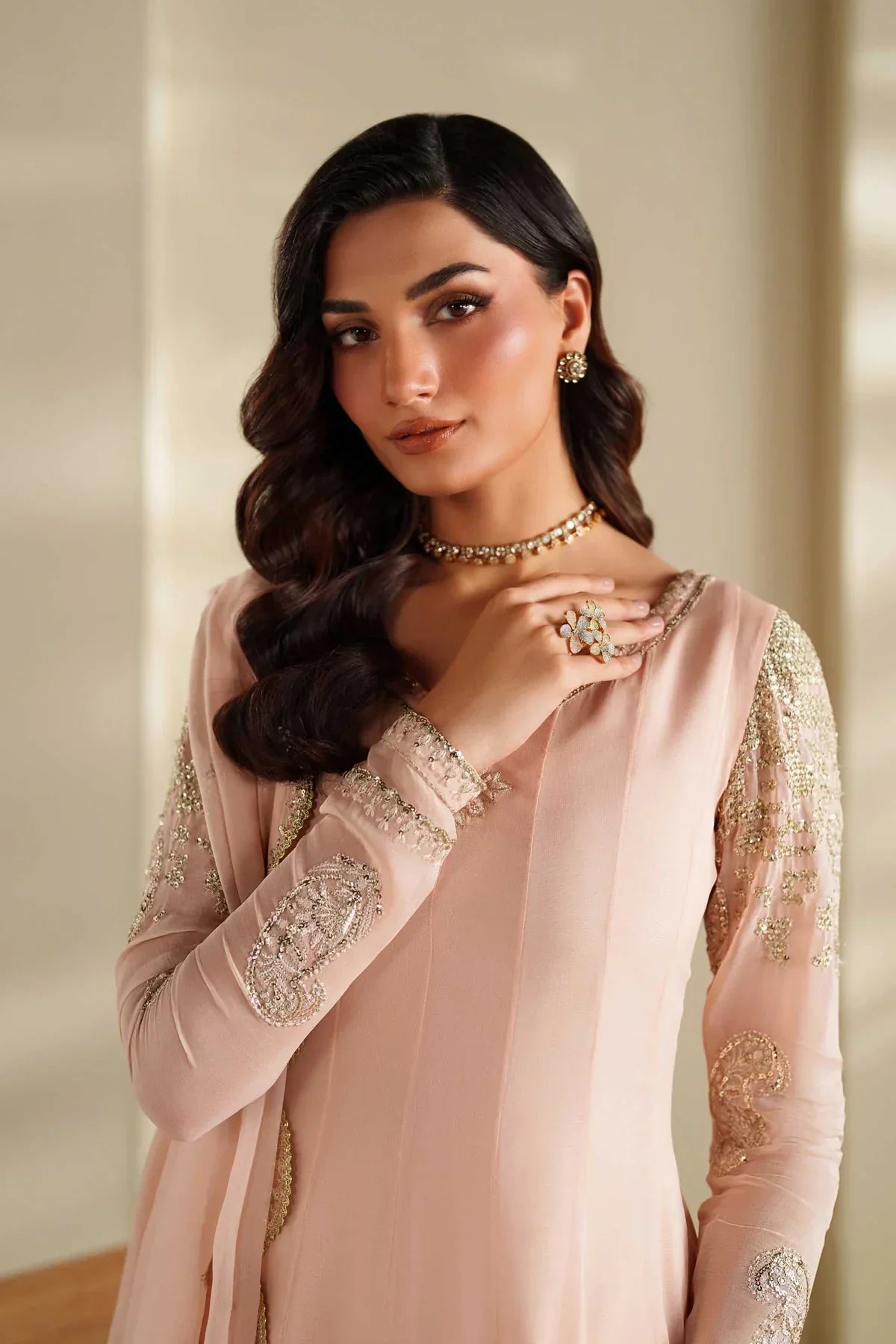 Akbar Aslam – Nazie Style