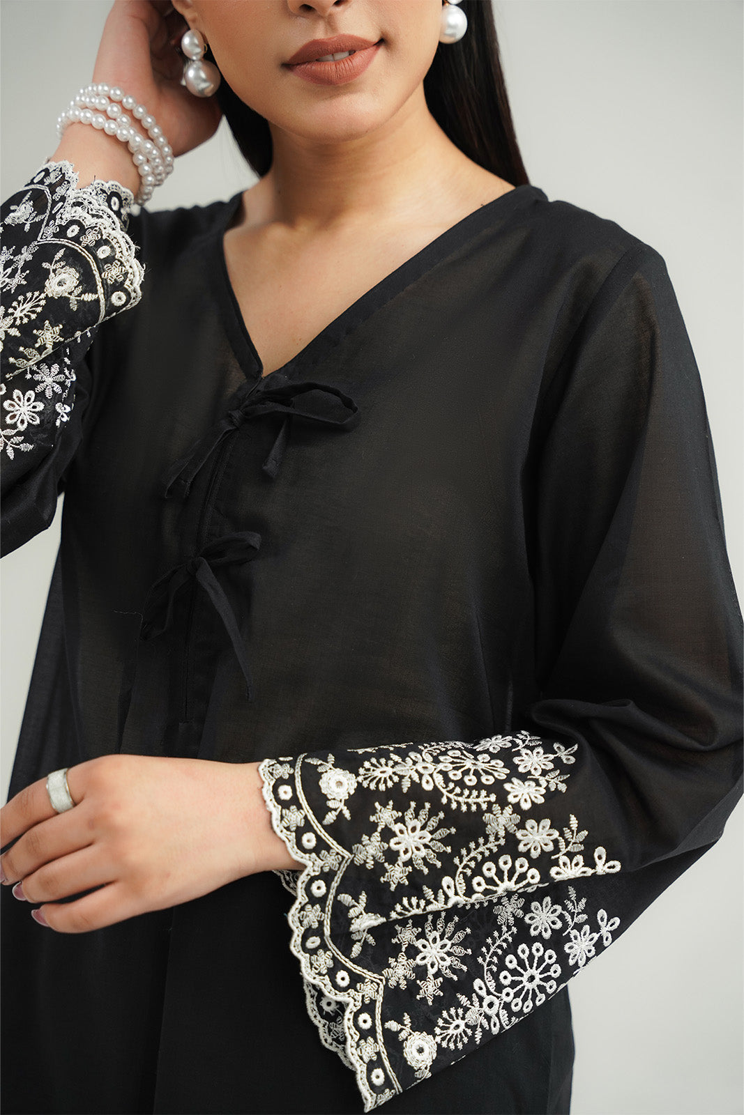 2 Piece Lawn Embroidered Suit (CF0194)