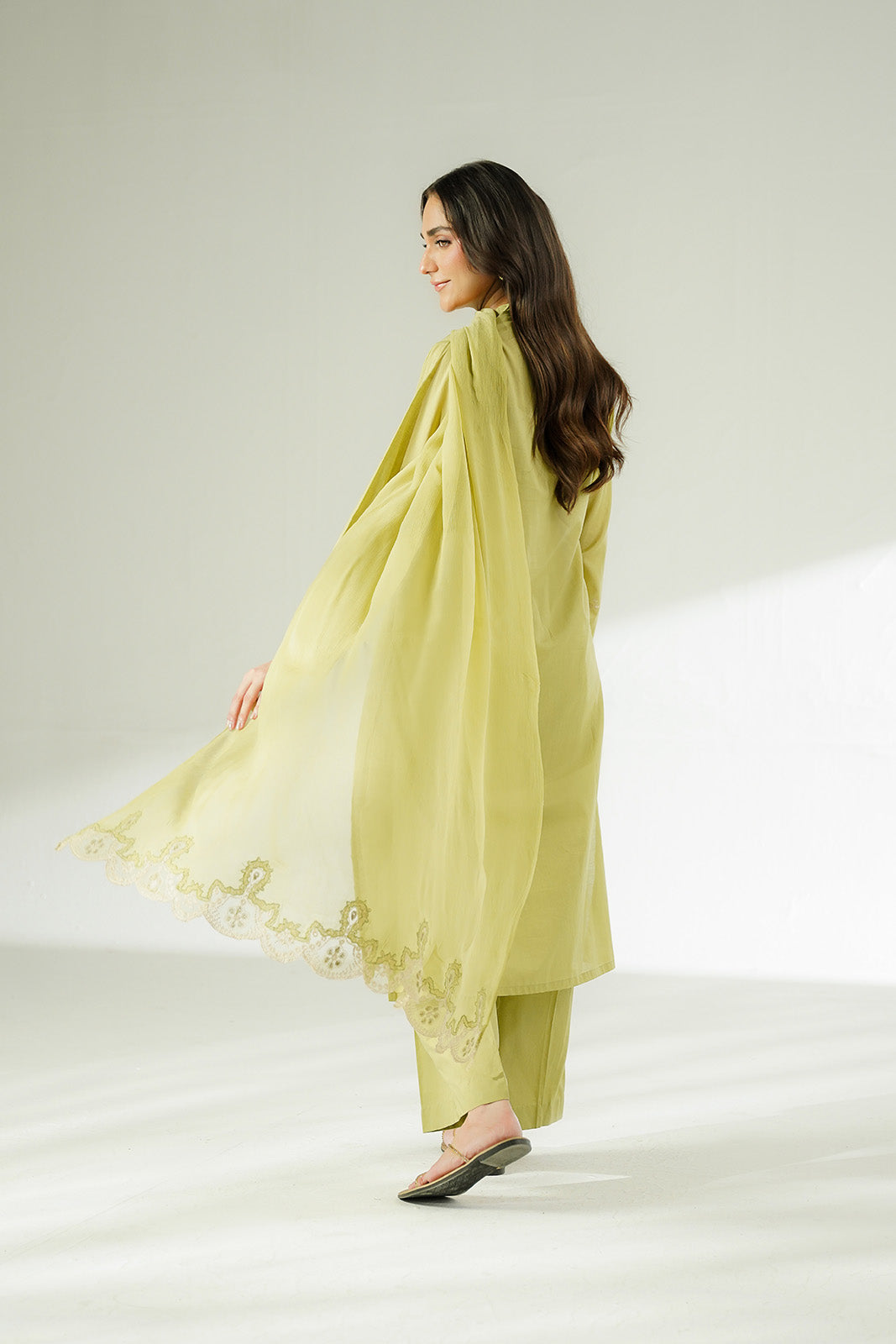 3 Piece Lawn Embroidered Suit (CS0641)