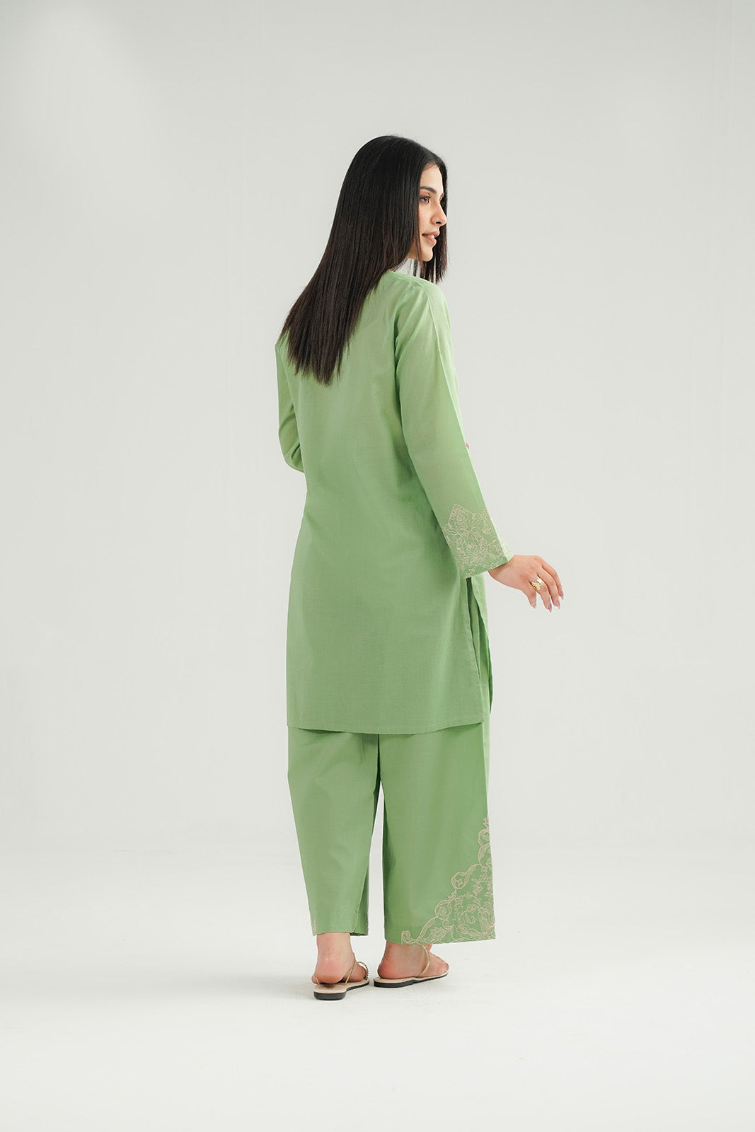 2 Piece Lawn Embroidered Suit (CP0429)