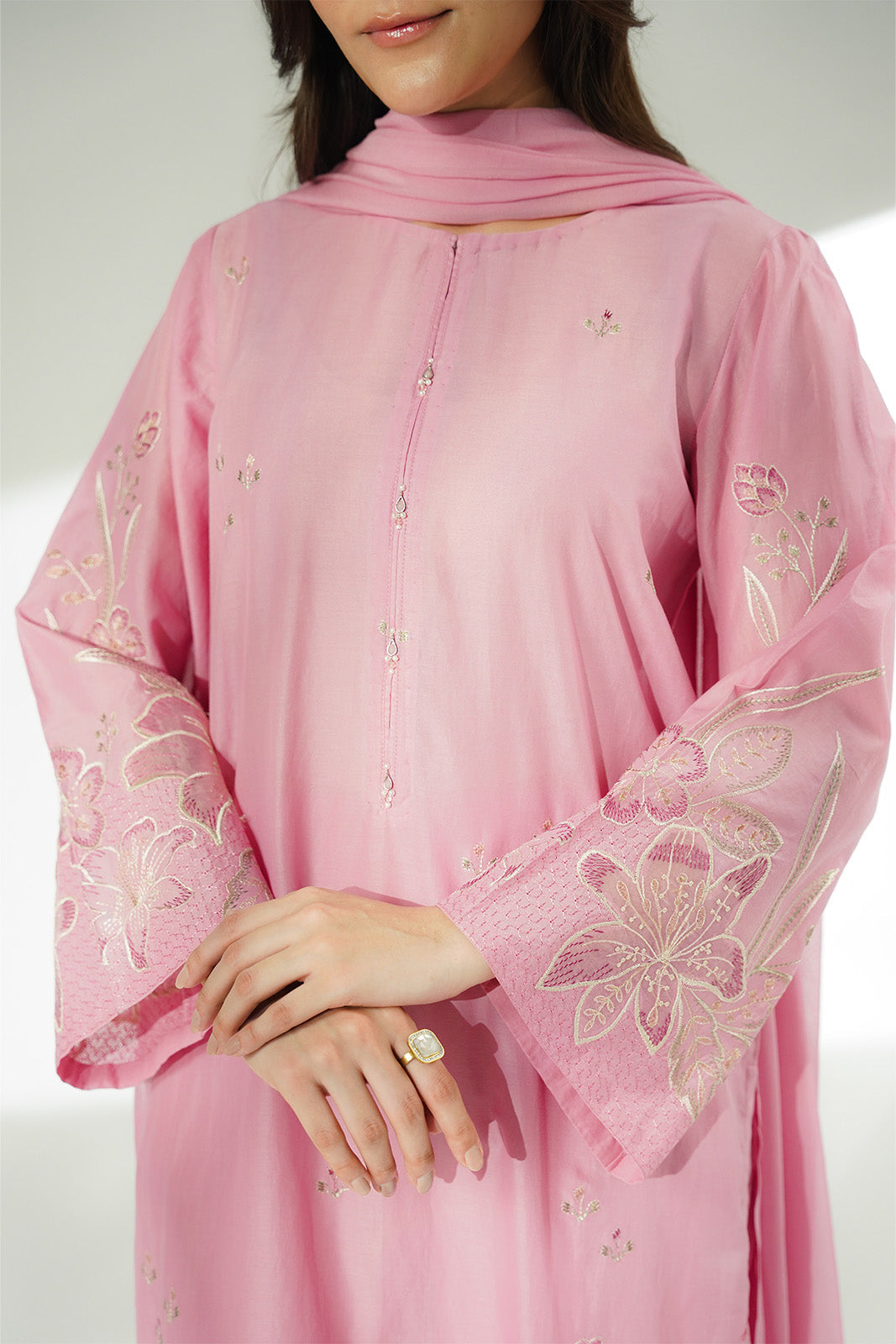 3 Piece Lawn Embroidered Suit (CS0638)